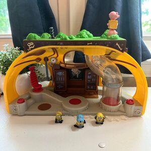 Despicable Me Mineez Dru's Super Lair Minion Playset, Sounds